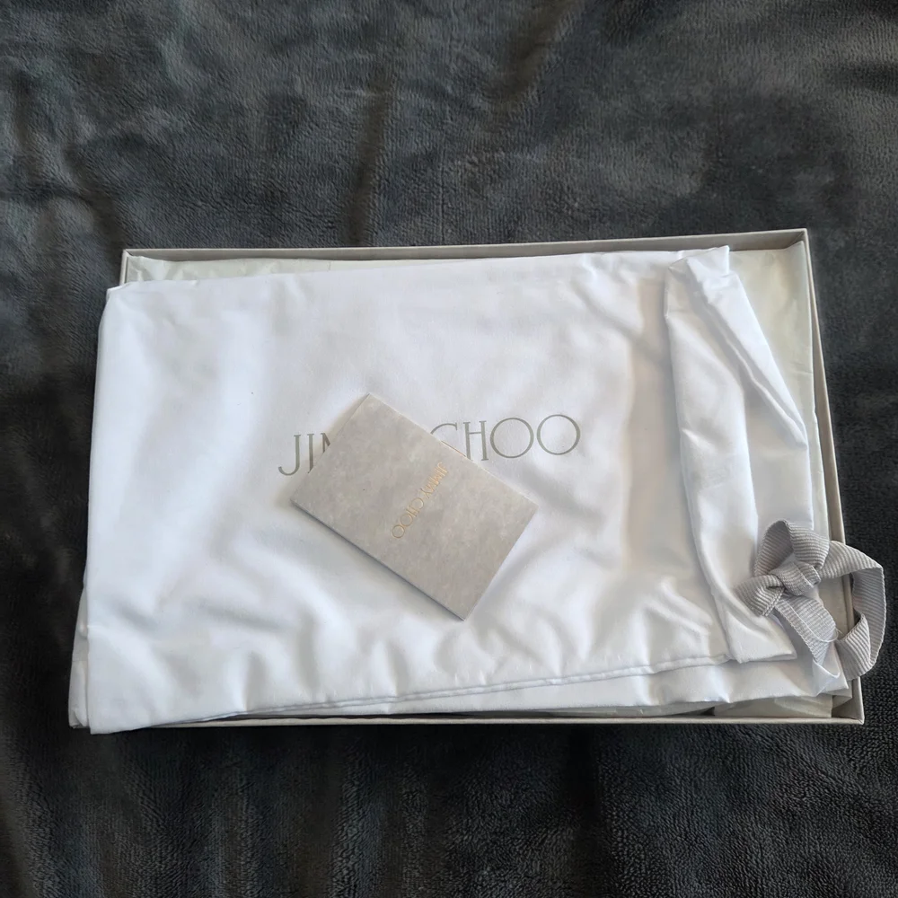 BNIB Jimmy Choo Black and Gold Sandals - Picture 4 of 14